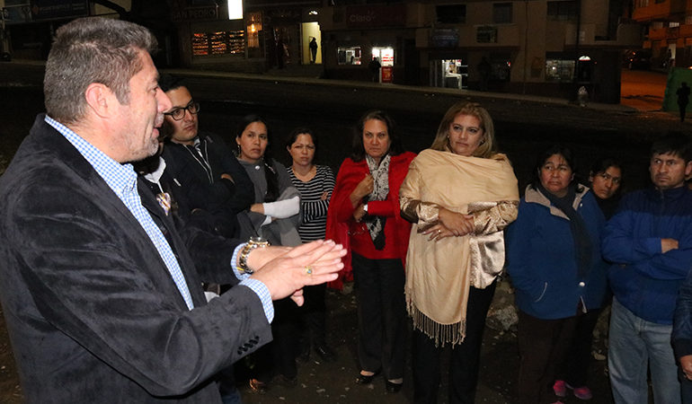 ALCALDE TORRES INSPECCIONA LA OBRA DE LA PLAZA ROJA