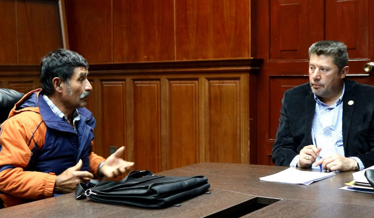 ALCALDE TORRES RECIBE AL REPRESENTANTE DE LOS CAÑICULTORES DE LA PARROQUIA FACUNDO VELA