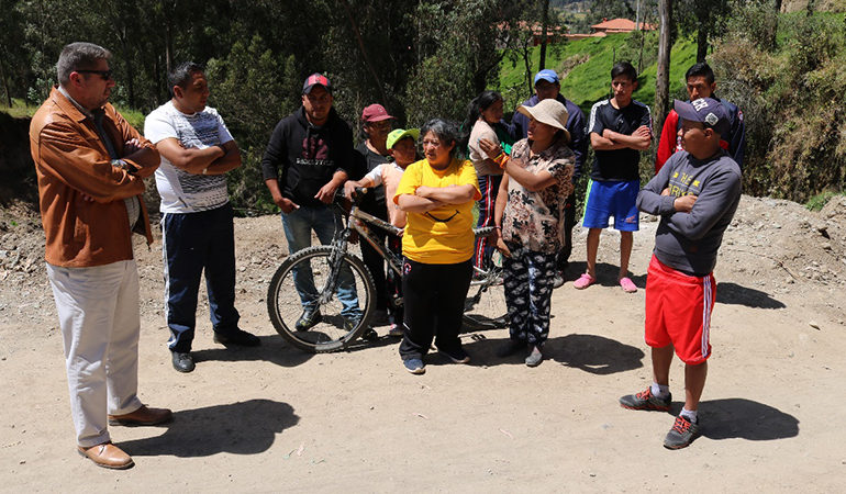 ALCALDE TORRES REALIZA INSPECCIÓN EN EL PUENTE DE NEGROYACO