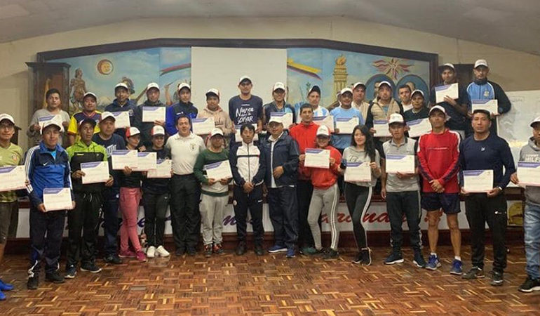 En el salón de los Alcaldes  del Gobierno Municipal de Guaranda,  se Clausuro el Curso de Arbitraje  y Actividad Deportiva y Recreativa