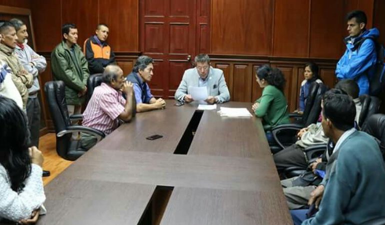 ALCALDE DE GUARANDA ATIENDE A SAN LUIS DE PAMBIL