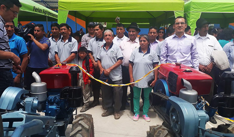 MINISTRA DE AGRICULTURA Y GANADERÍA ENTREGA 40  MOTOCULTORES A PRODUCTORES DE FACUNDO VELA Y JILIMBÍ