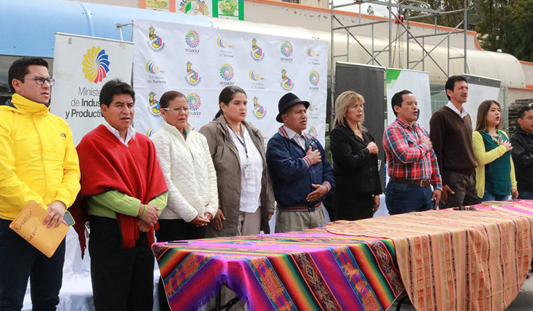 ALCALDE ENCARGADO MSC.JOSE YANCHALIQUIN PARTICIPA EN EL SEGUNDO FESTIVAL DEL MAÍZ