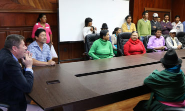 MUNICIPIO DE GUARANDA ATIENDE A  LA COMUNIDAD VERDETINGO CON VIALIDAD