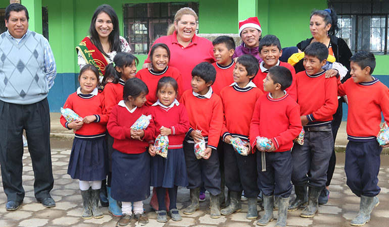 PRESIDENTA DE ACCIÓN SOCIAL MUNICIPAL INICIÓ LA ENTREGA DEL AGASAJO NAVIDEÑO