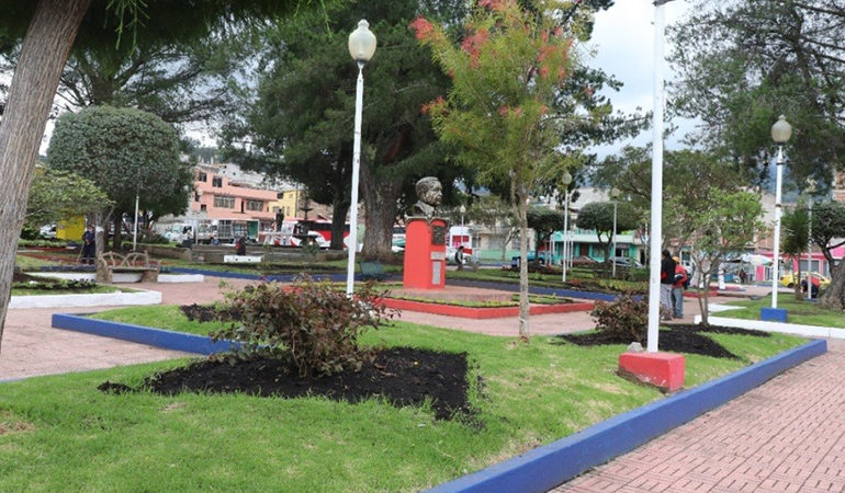 RESTAURACIÓN DE LAS AREAS VERDES EN GUARANDA