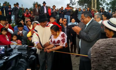 ALCALDE  ENTREGÓ  RELASTRADO DE CAMINOS VECINALES