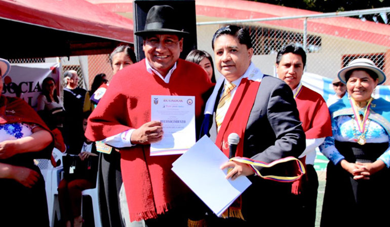FUNDACIÓN ‘VISTA PARA TODOS’ EN COORDINACIÓN CON ACCIÓN SOCIAL MUNICIPAL ENTREGÓ 620 LENTES Y 220 BASTONES