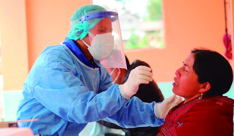BRIGADAS MÉDICAS MUNICIPALES REALIZAN TOMA DE PRUEBAS PCR