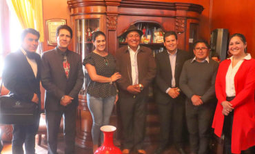 FIRMA DE CONVENIO DE COOPERACIÓN ENTRE EL MUNICIPIO DE GUARANDA Y LA ORQUESTA SINFÓNICA NACIONAL