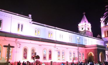 LA CATEDRAL SE ILUMINA: GUARANDEÑOS DISFRUTARON DEL ARTE, MÚSICA, CULTURA Y EMPRENDIMIENTOS