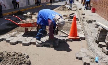 INICIAMOS TRABAJOS DE CONSTRUCCIÓN DE CUBIERTA Y MEJORAMIENTO VIAL EN VARIOS SECTORES DEL CANTÓN