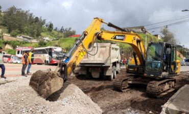 EL PROYECTO DE ASFALTADO EN GUARANDA CONTINÚA