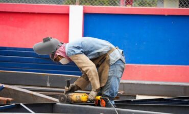 AVANZA A PASO FIRME LOS TRABAJOS EN LA CONSTRUCCIÓN DE LA CUBIERTA EN LA PARROQUIA VEINTIMILLA