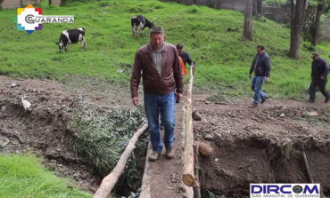 ALCALDE DE GUARANDA, RAMSSES TORRES RECORRE NEGROYACO, ZONA AFECTADA POR EL INVIERNO Y DISPONE AYUDA INMEDIATA