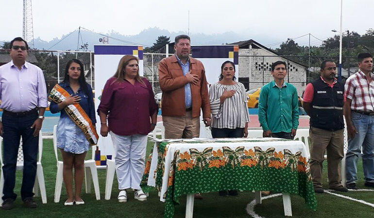 ALCALDE RAMSSES TORRES HACE LA ENTREGA OFICIAL DE LA CANCHA SINTÉTICA EN LA PARROQUIA SAN LUIS DE PAMBIL