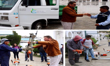 ALCALDE ENTREGA EQUIPOS PARA EL ÁREA DE PARQUES Y JARDINES DEL MUNICIPIO DE GUARANDA