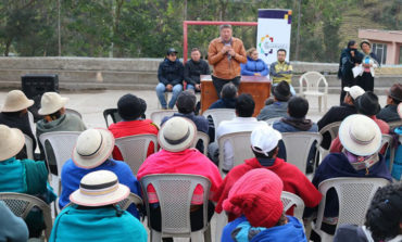 EL ALCALDE DEL CANTÓN GUARANDA ENTREGA TUBERÍA A LA COMUNIDAD DE TINGOPAMBA
