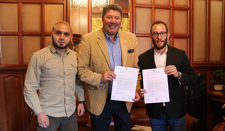 MUNICIPIO DE GUARANDA Y SECAP FIRMAN CONVENIO INTERINSTITUCIONAL