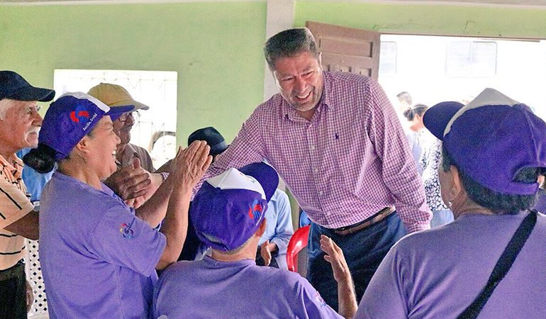 ALCALDE TORRES VISITA  EL PROGRAMA “ADULTOS ACTIVOS”  EN SAN LUIS DE PAMBIL