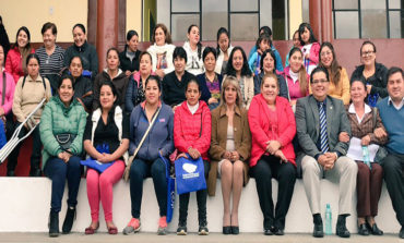 ACCIÓN SOCIAL INAUGURA TALLER DE ADORNOS NAVIDEÑOS