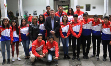 ALCALDE RAMSSES TORRES COMPARTE  CON EL GRUPO DE DANZA WAMBRA SHUNGO