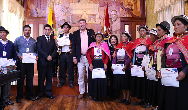 MUNICIPIO DE GUARANDA LEGALIZA Y RECONOCE A LAS DEFENSORÍAS COMUNITARIOS