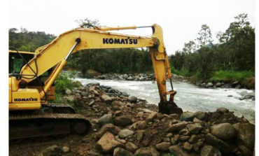 MUNICIPIO DE GUARANDA ATIENDE CON DRAGADO DEL RÍO SUQUIBÍ A LOS HABITANTES DE CAMPOBELLO