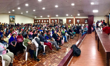 COMERCIANTES DEL MERCADO 10 DE NOVIEMBRE SE REÚNEN CON ALCALDE DE GUARANDA