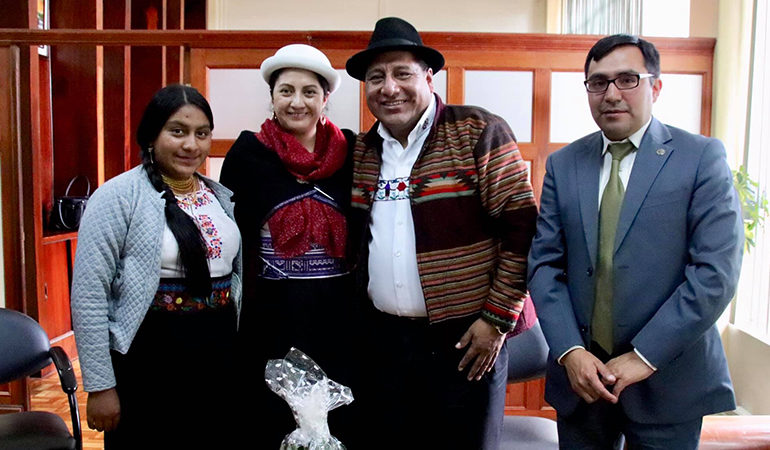VICEALCALDESA DE AMBATO RECIBE EN SU DESPACHO A MEDARDO CHIMBOLEMA ALCALDE DE GUARANDA