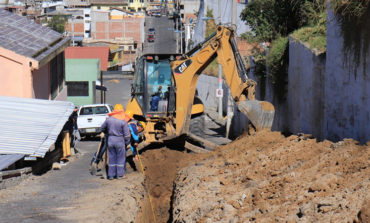 EMPEZAMOS CON  EL CAMBIO  DEL SISTEMA   DEL  ALCANTARILLADO,   PREVIO A LA COLOCACION DE LA NUEVA CARPETA ASFALTICA DEL MERCADO 24 DE MAYO