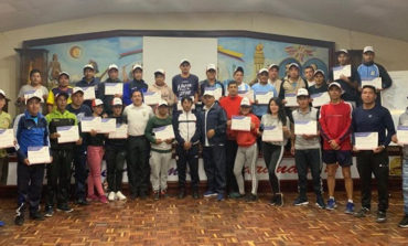 En el salón de los Alcaldes  del Gobierno Municipal de Guaranda,  se Clausuro el Curso de Arbitraje  y Actividad Deportiva y Recreativa
