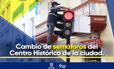 UNIDAD MUNICIPAL DE TRÁNSITO REALIZA CAMBIO DE SEMÁFOROS EN EL CENTRO DE LA CIUDAD