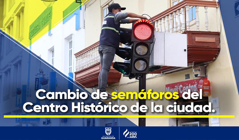 UNIDAD MUNICIPAL DE TRÁNSITO REALIZA CAMBIO DE SEMÁFOROS EN EL CENTRO DE LA CIUDAD
