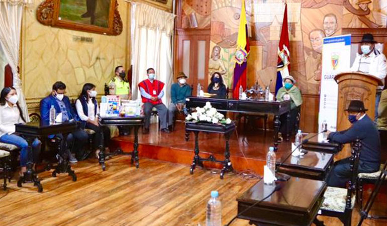 ALCALDÍA DE GUARANDA REALIZA EL LANZAMIENTO DE LA PRIMERA CARTILLA DE CUIDADO Y ATENCIÓN PARA ADULTOS MAYORES