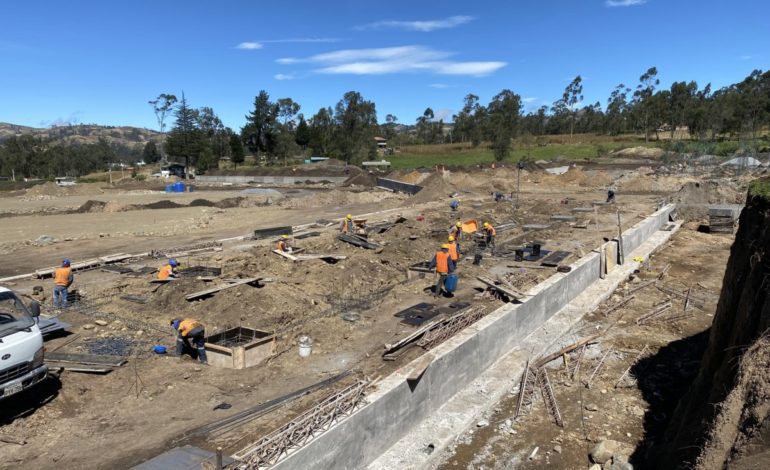 AVANZA CONSTRUCCIÓN DEL NUEVO MERCADO MAYORISTA DE GUARANDA