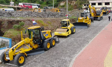 NUEVO EQUIPO CAMINERO PARA ATENDER LA VIALIDAD  DEL CANTÓN GUARANDA