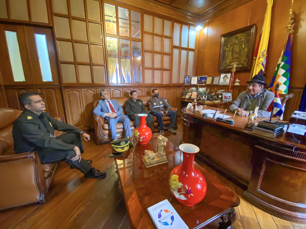 Reunión con el Director General del SNAI, para tratar temas con relación a un nuevo Centro de Privación de Libertad Masculino para Guaranda.