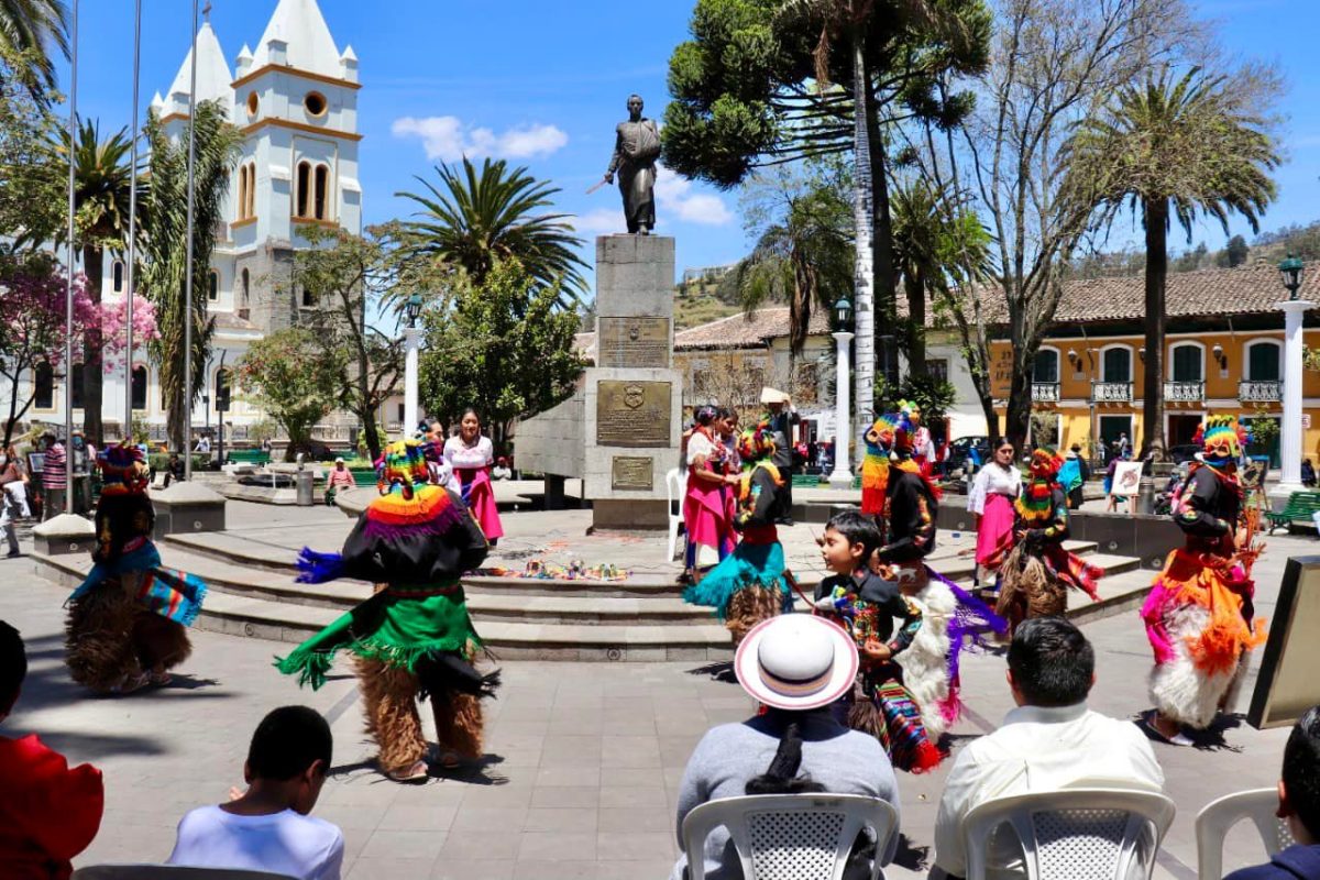 FESTIVAL CULTURAL POR EL MES DE LAS ARTES