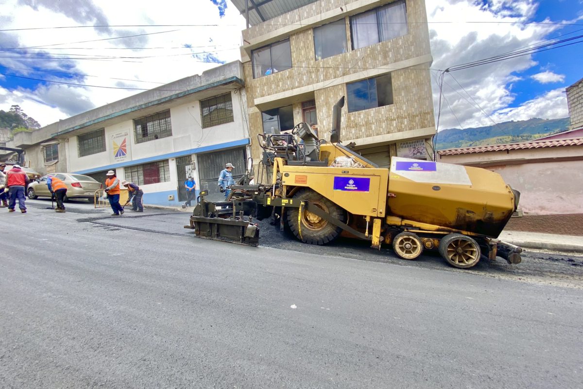 CONCLUYÓ ASFALTADO EN EL BARRIO BELLAVISTA
