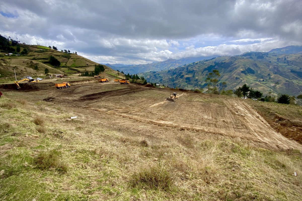 CONSTRUCCIÓN DE UN ESTADIO PARA SIMIATUG