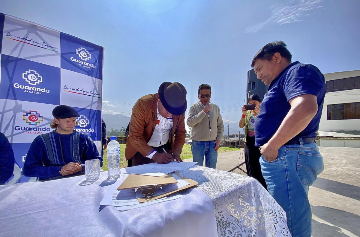 Entrega de insumos y materiales para el cuidado y protección de fuentes hídricas de 11 Juntas Administradoras de Agua de Guanujo y Salinas