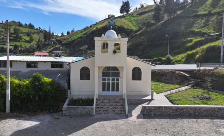 EMBELLECIMIENTO DE LA IGLESIA DE APAHUA
