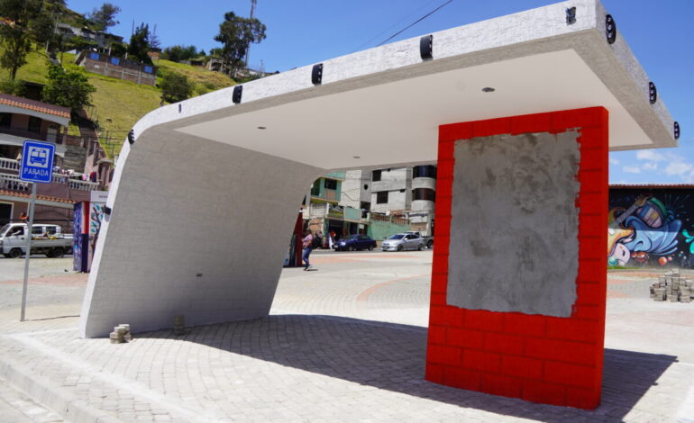 GUARANDA MODERNIZA SU INFRAESTRUCTURA URBANA CON NUEVAS PARADAS DE BUSES