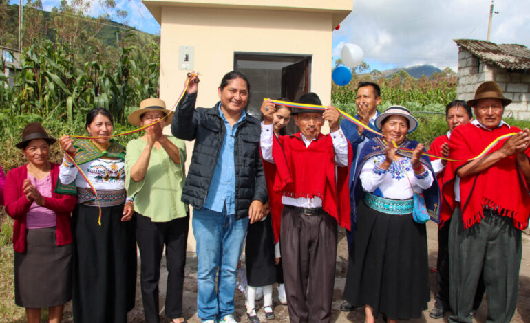 28 FAMILIAS DE TEJAR IVILLIGAGUA BENEFICIADAS CON BATERÍAS SANITARIAS