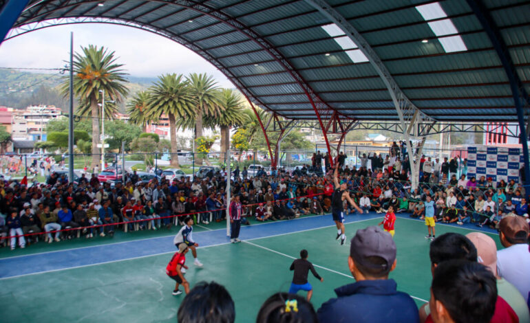 CUADRANGULAR ÉLITE DE ECUAVOLEY EN EL BARRIO 9 DE OCTUBRE
